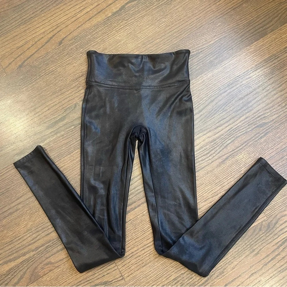 Spanx 2437 Faux Leather Leggings XS Petite - Picture 2 of 10